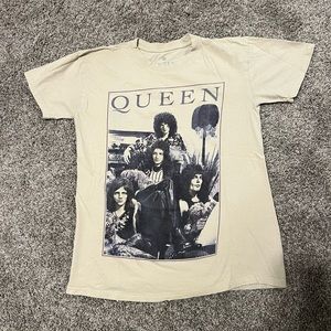 Vintage T Queen Shirt
